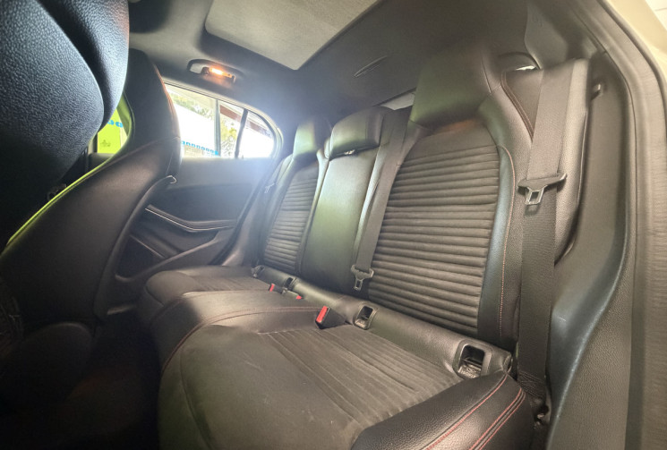 Mercedes GLA 220 2.2 CDI 170 CH 4 MATIC AMG LINE