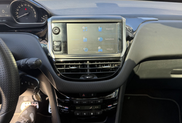 Peugeot 2008 1.2 110 EAT6 Crossway Grip Control - suivi Peugeot exclusif