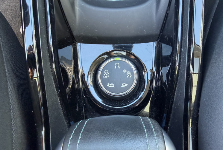 Peugeot 2008 1.2 110 EAT6 Crossway Grip Control - suivi Peugeot exclusif