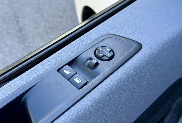 Peugeot Expert M Premium Pack 2.0 HDi 180 EAT6 / Gallerie / Attelage / Camera / Carplay