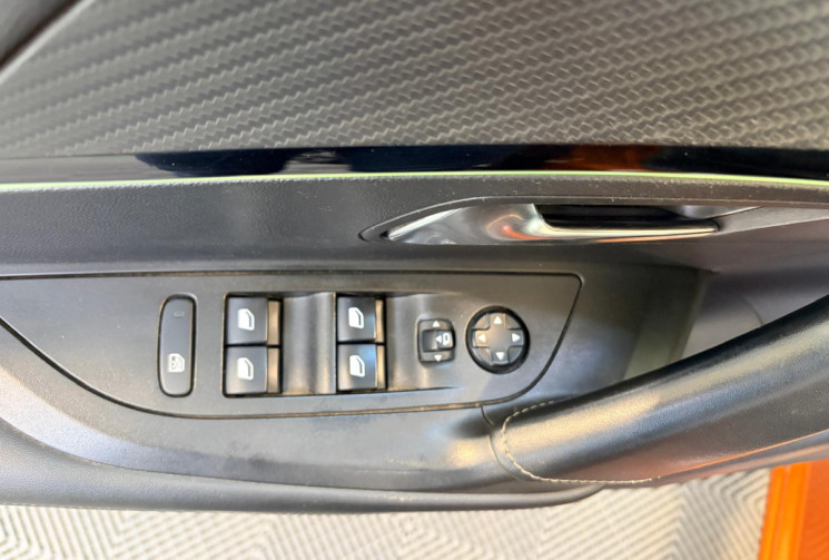 Peugeot 2008 HDI-GT-CHAINE DISTRIBUTION RENFORCEE en 8 mm - 130CV -BOITE AUTO-FULL EQUIPE-ATTELAGEA
