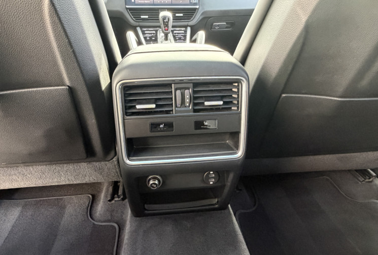 Porsche CAYENNE COUPE 3.0 V6 462 ch E-Hybrid Platinum Edition / Porsche Approved