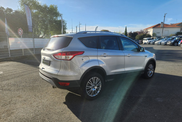 Ford Kuga II 2.0 TDCi  4X2 140 TREND / DISTRIBUTION NEUVE / TRÉS BON ÉTAT