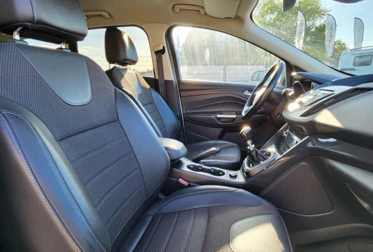 Ford Kuga II 2.0 TDCi  4X2 140 TREND / TRÉS BON ÉTAT / GARANTIE 12 MOIS 