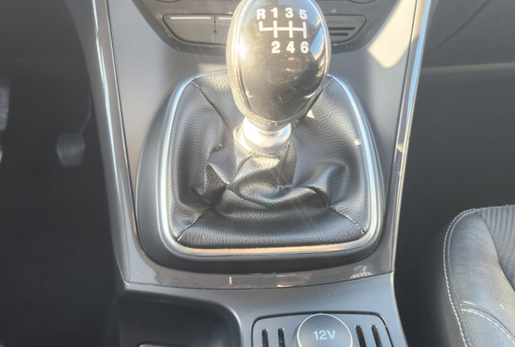 Ford Kuga II 2.0 TDCi  4X2 140 TREND / TRÉS BON ÉTAT / GARANTIE 12 MOIS 