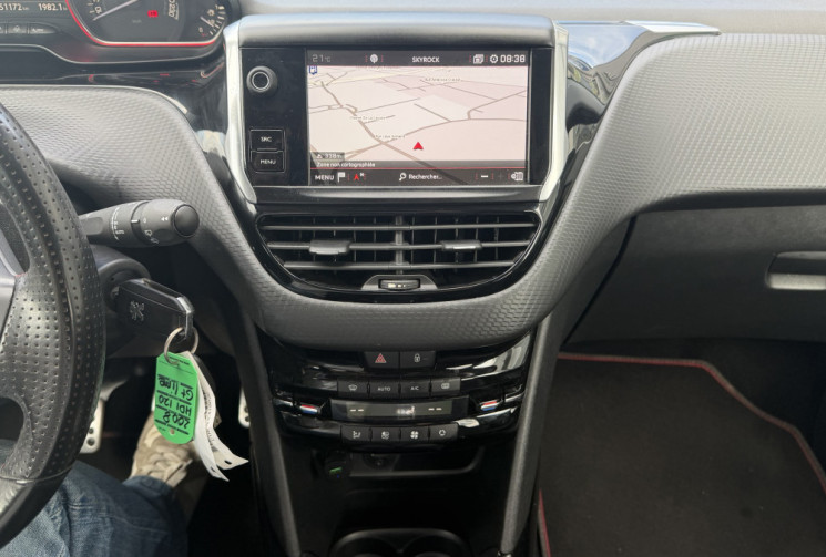 Peugeot 2008 (2) 1.6 BlueHDI 120 GT line - Grip Control