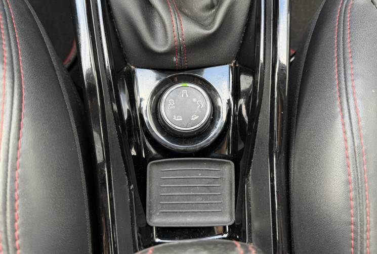 Peugeot 2008 (2) 1.6 BlueHDI 120 GT line - Grip Control