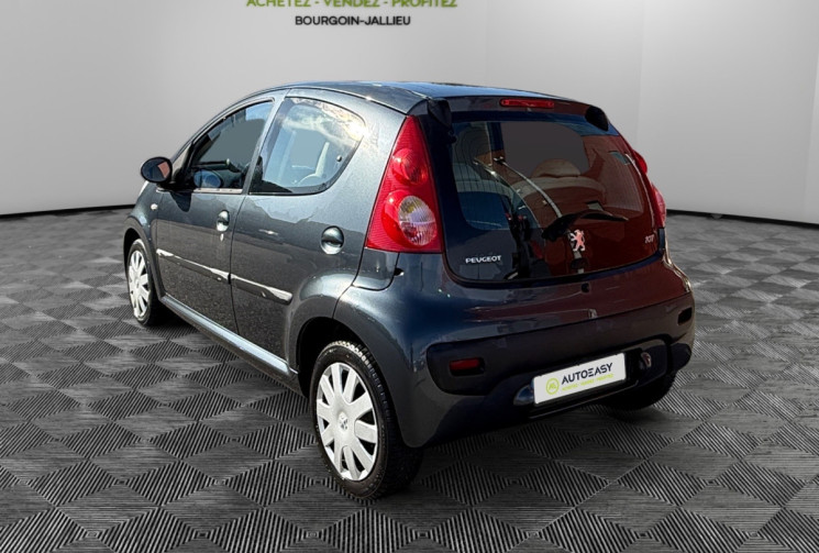 Peugeot 107 1.0 / 68 CH / TRENDY  / BVA