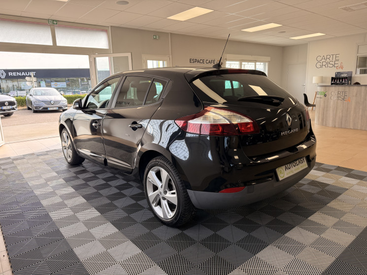 Renault Megane III PHASE 3 HATCHBACK 1.2 TCE 115 / LIMITED / 1ERE MAIN 