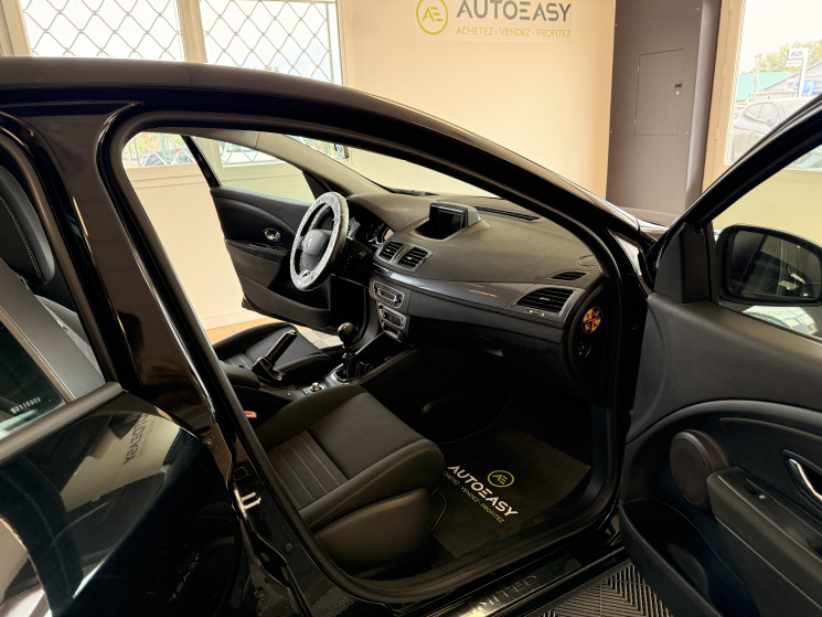 Renault Megane III PHASE 3 HATCHBACK 1.2 TCE 115 / LIMITED / 1ERE MAIN 