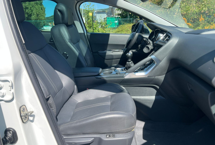 Peugeot 3008 1.6 HDI 115 FAP FELINE  * Distribution à jour