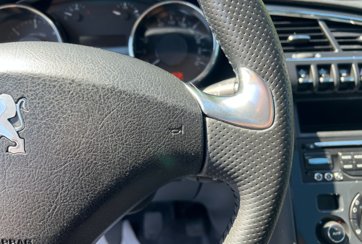 Peugeot 3008 1.6 HDI 115 FAP FELINE  * Distribution à jour