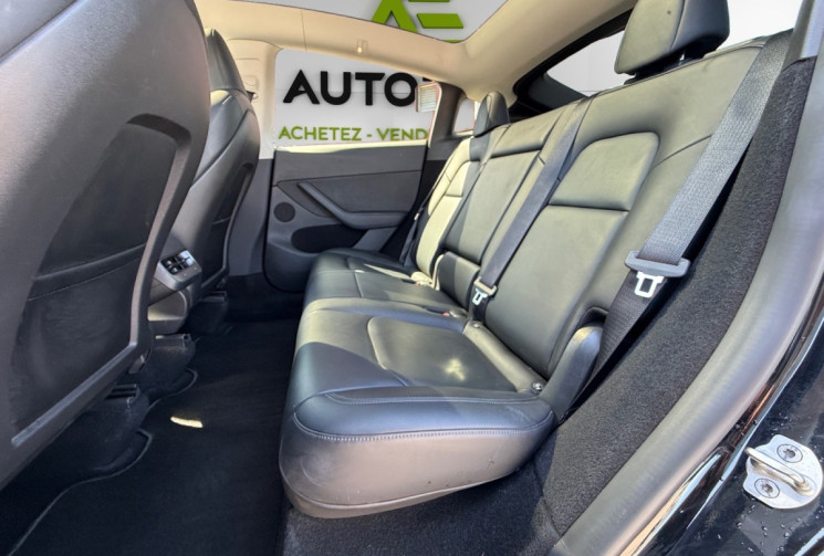 Tesla Model Y  Standard Range / 320 ch / SOH 94 %