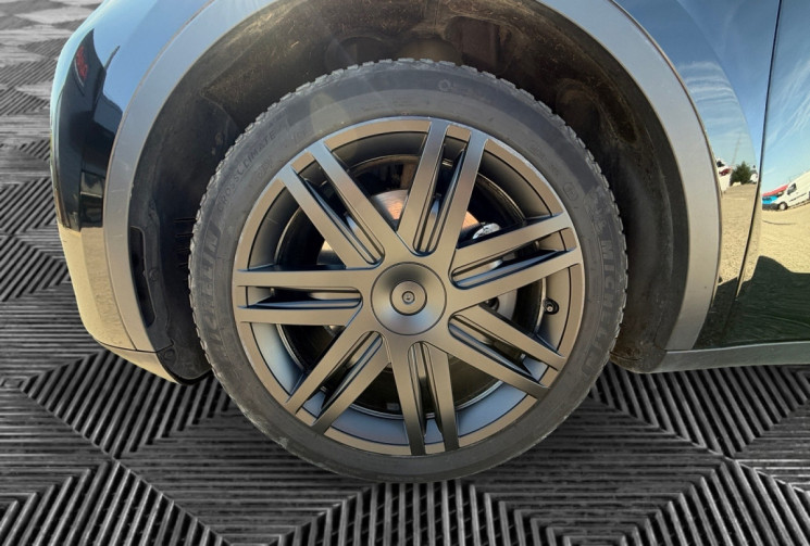 Tesla Model Y  Standard Range / 320 ch / SOH 94 %