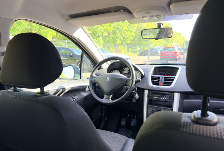 Peugeot 207 1.4 VTI 95 ch Active-1er Main-Révision à jour-Régulateur