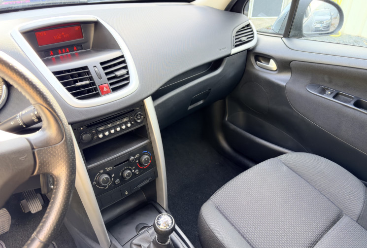 Peugeot 207 1.4 VTI 95 ch Active-1er Main-Révision à jour-Régulateur