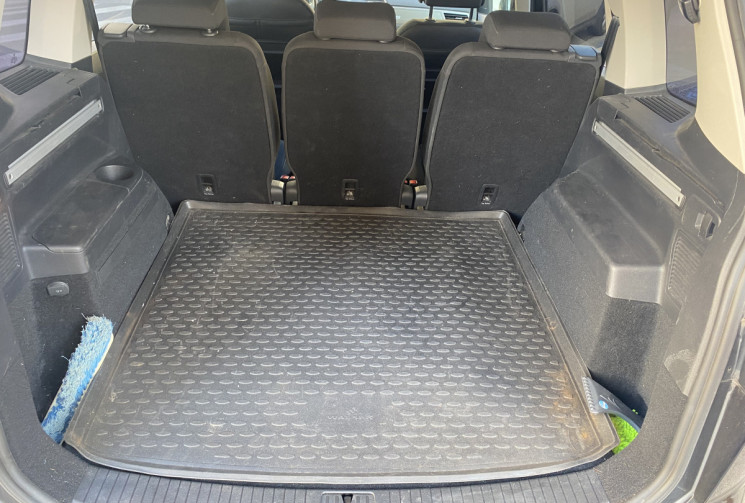Volkswagen Touran  II 1.6 TDI 115 CH Confortline 7 PLACES DISTRI OK