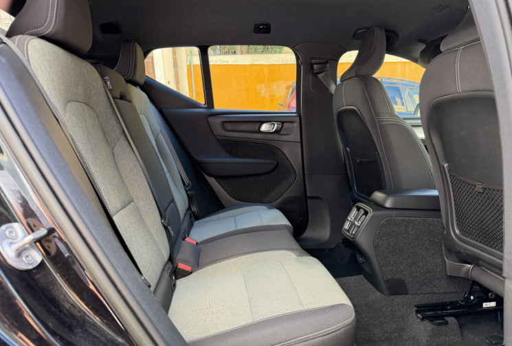 Volvo XC40 B3 2.0 16V Mild-Hybrid DKG7 163 cv / Origine France 1er main / LAO possible 