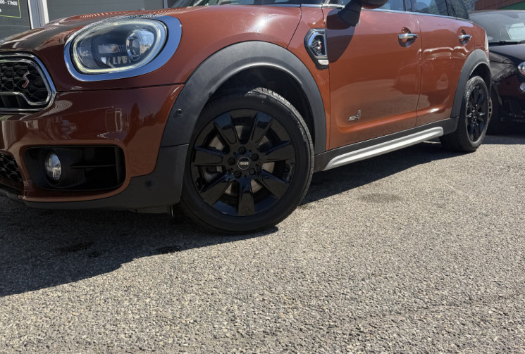 Mini Countryman S 192 ALL4 BVA8 finition Red Hot Chili