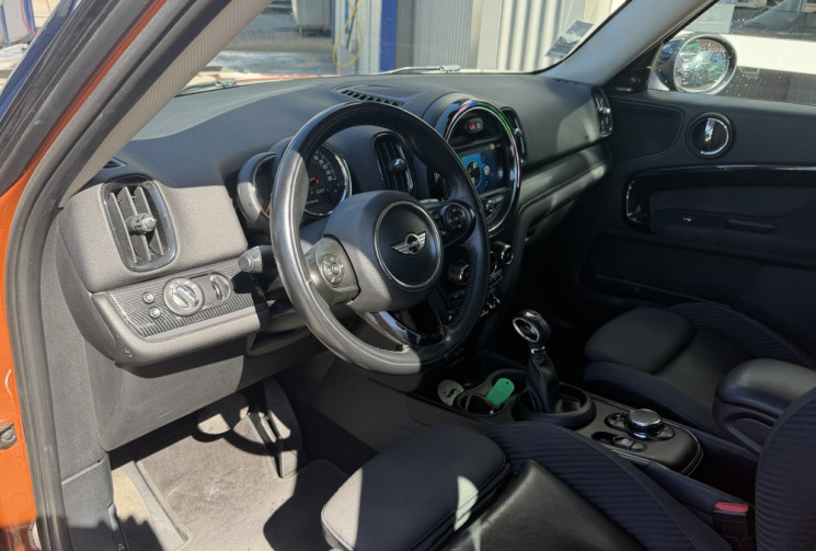Mini Countryman S 192 ALL4 BVA8 finition Red Hot Chili