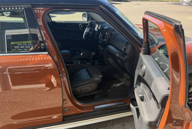 Mini Countryman S 192 ALL4 BVA8 finition Red Hot Chili