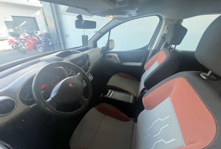 Peugeot PARTNER TEPEE 1.6 Blue HDI 100 Active  / 5 PLACE / DISTRIBUTION OK / BOITE AUTO