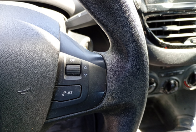 Peugeot 208 5 Portes 1.4 HDi FAP 68 cv *Distribution Faite *Très bien entretenue