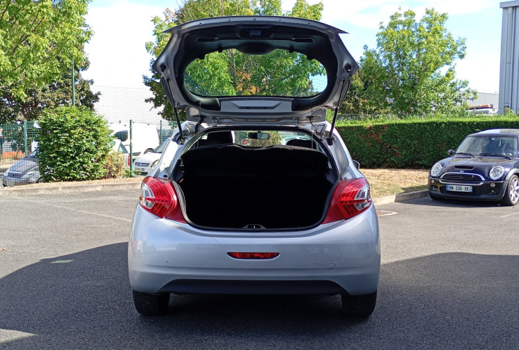 Peugeot 208 5 Portes 1.4 HDi FAP 68 cv *Distribution Faite *Très bien entretenue