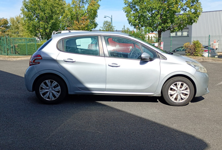 Peugeot 208 5 Portes 1.4 HDi FAP 68 cv *Distribution Faite *Très bien entretenue
