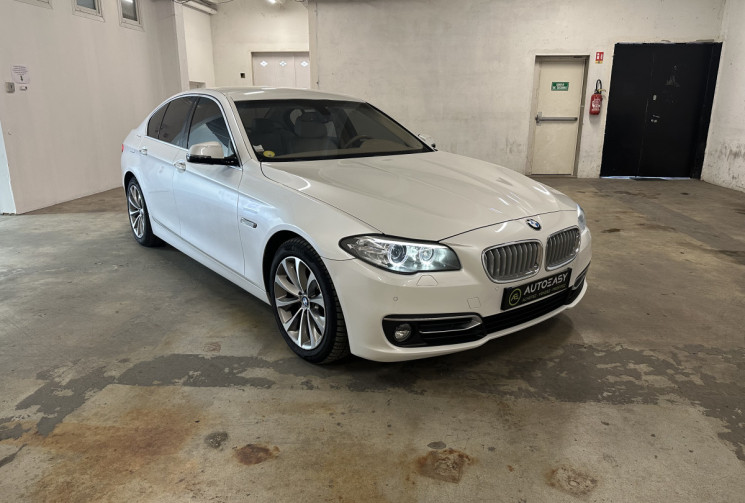 BMW Série 5 530d LCI Modern Xdrive 258 / Suspensions pilotées / Sièges confort / Hayon électrique