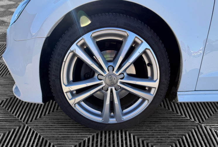 Audi A3 SPORTBACK 40 TDI / 184 CH / S-LINE / QUATTRO . 