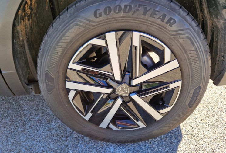 Peugeot 2008 1.2 HYBRID 145 STYLE E-DCS6