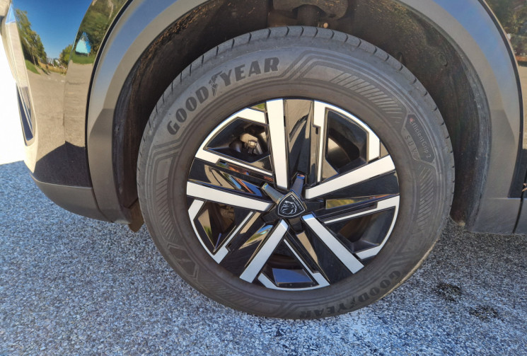 Peugeot 2008 1.2 HYBRID 145 STYLE E-DCS6