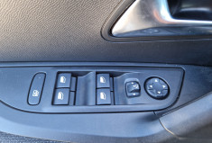 Peugeot 2008 1.2 HYBRID 145 STYLE E-DCS6