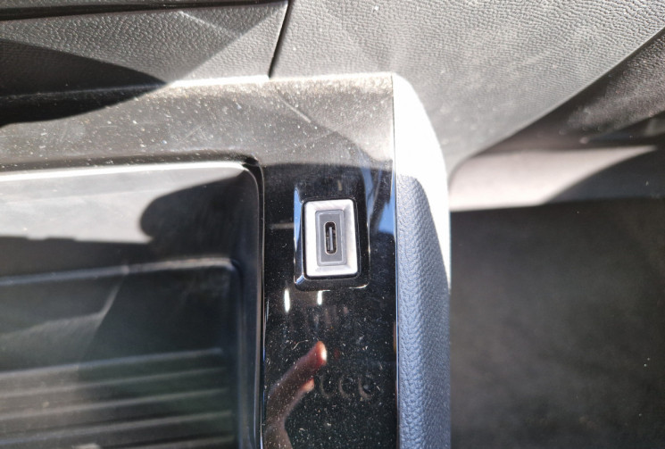 Peugeot 2008 1.2 HYBRID 145 STYLE E-DCS6