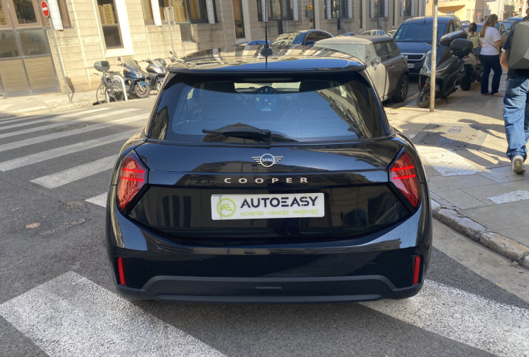 Mini Cooper Cooper C 1.5 i DKG7 156 cv 1ERE MAIN / 17324 KMS