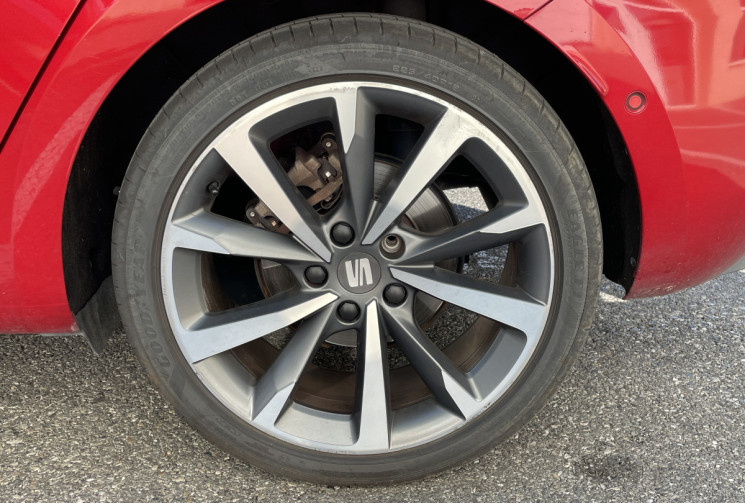 SEAT Leon 1.5 eTSI 150ch FR One DSG7 / Toit Ouvrant / Digital Cockpit / Led d'ambiance 