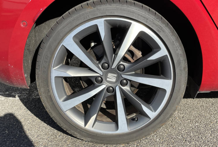 SEAT Leon 1.5 eTSI 150ch FR One DSG7 / Toit Ouvrant / Digital Cockpit / Led d'ambiance 