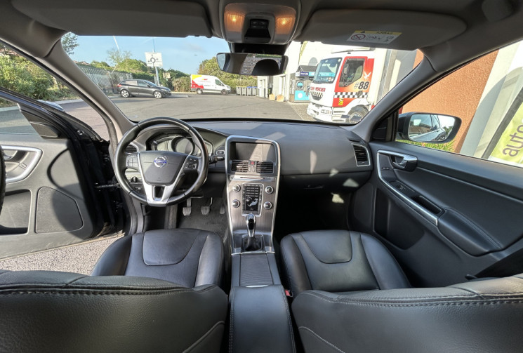Volvo XC60 2.0 D3 Momentum business 150 cv 4x2 Distribution faite
