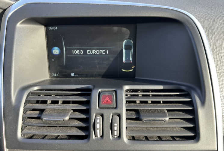 Volvo XC60 2.0 D3 Momentum business 150 cv 4x2 Distribution faite