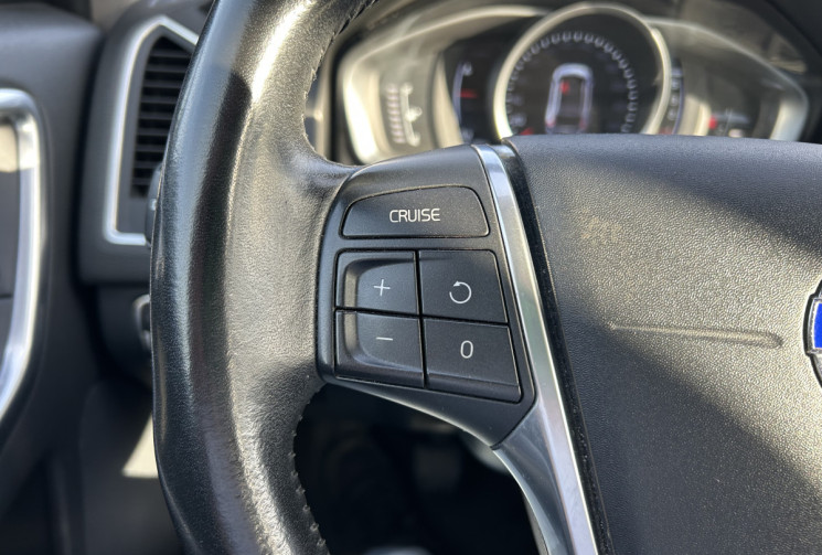 Volvo XC60 2.0 D3 Momentum business 150 cv 4x2 Distribution faite