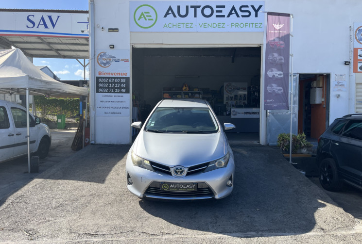 Toyota AURIS Essence/électrique 1.8 Hybrid  136 