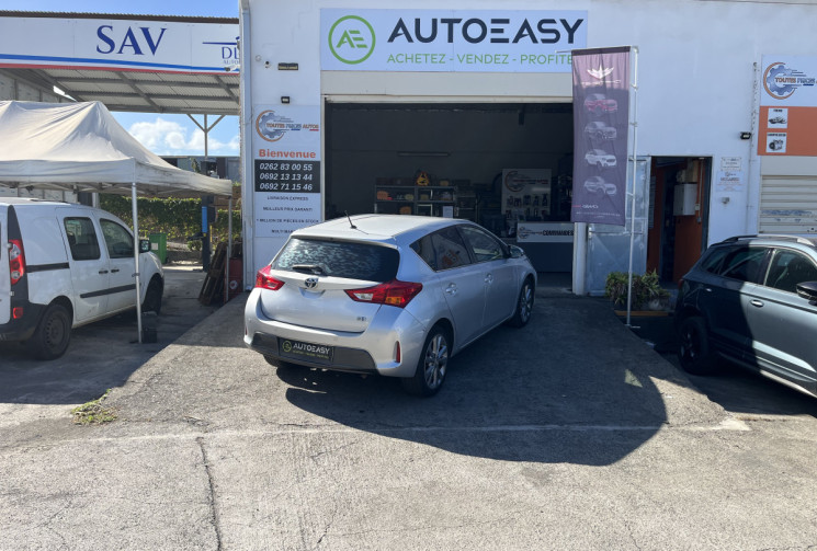 Toyota AURIS Essence/électrique 1.8 Hybrid  136 