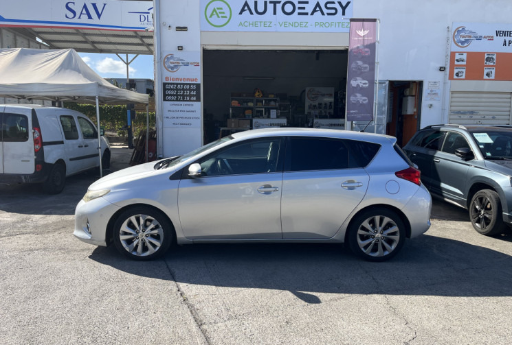 Toyota AURIS Essence/électrique 1.8 Hybrid  136 