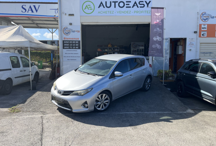 Toyota AURIS Essence/électrique 1.8 Hybrid  136 