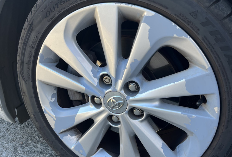 Toyota AURIS Essence/électrique 1.8 Hybrid  136 