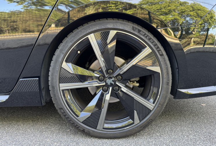 Peugeot 508 SW PSE 360 e-EAT8 HYBRID4 / Toit ouvrant / Focal / Full Options / Entretien complet