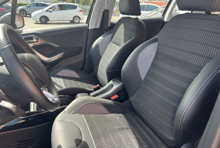 Peugeot 2008 ALLURE Pure Tech 110 EAT6 / 1ére main / Courroie distribution OK