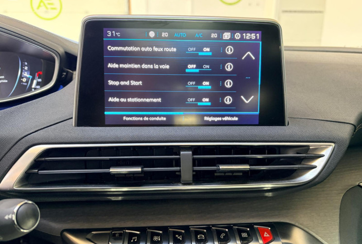 Peugeot 5008 HDI - GT 180 CV -EAT 6-TOIT OUVRANT + ATTELAGE