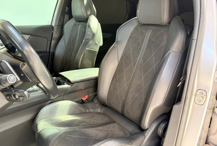 Peugeot 5008 HDI - GT 180 CV -EAT 6-TOIT OUVRANT + ATTELAGE